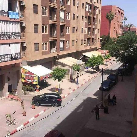 Appartement Tout Confort Avec Possibilite Transport Aeroport Marrakesh Bagian luar foto
