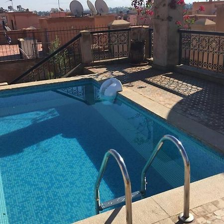 Appartement Tout Confort Avec Possibilite Transport Aeroport Marrakesh Bagian luar foto
