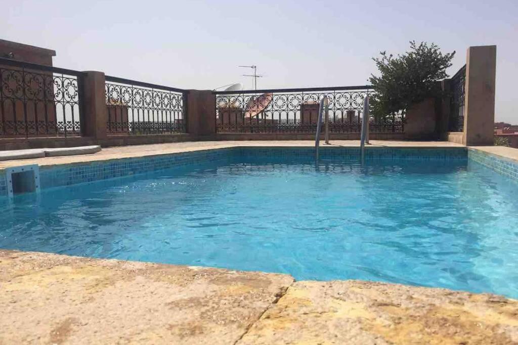 Appartement Tout Confort Avec Possibilite Transport Aeroport Marrakesh Bagian luar foto