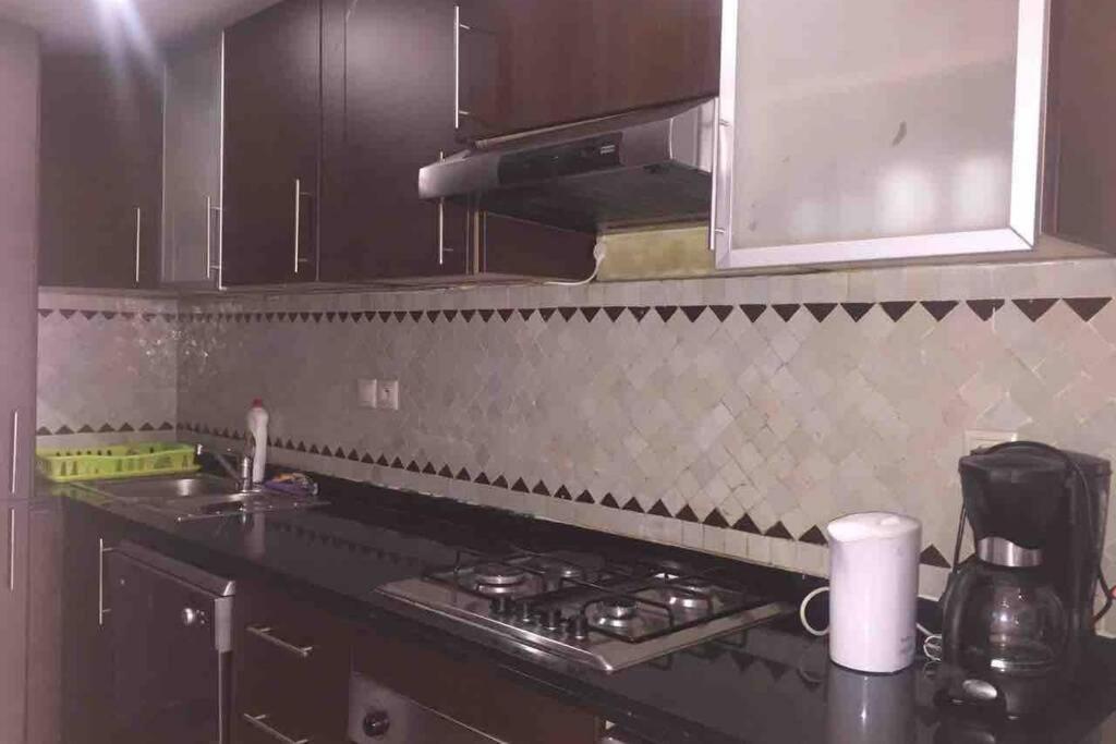Appartement Tout Confort Avec Possibilite Transport Aeroport Marrakesh Bagian luar foto