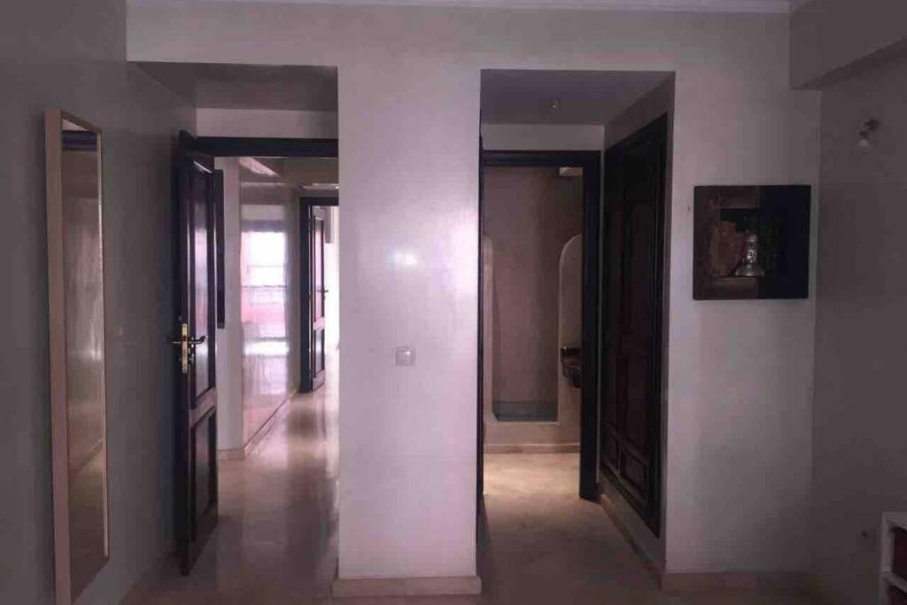 Appartement Tout Confort Avec Possibilite Transport Aeroport Marrakesh Bagian luar foto